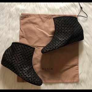 Alaia NWOB Laser cut Suede Ankle Boots,Size-7& Bag